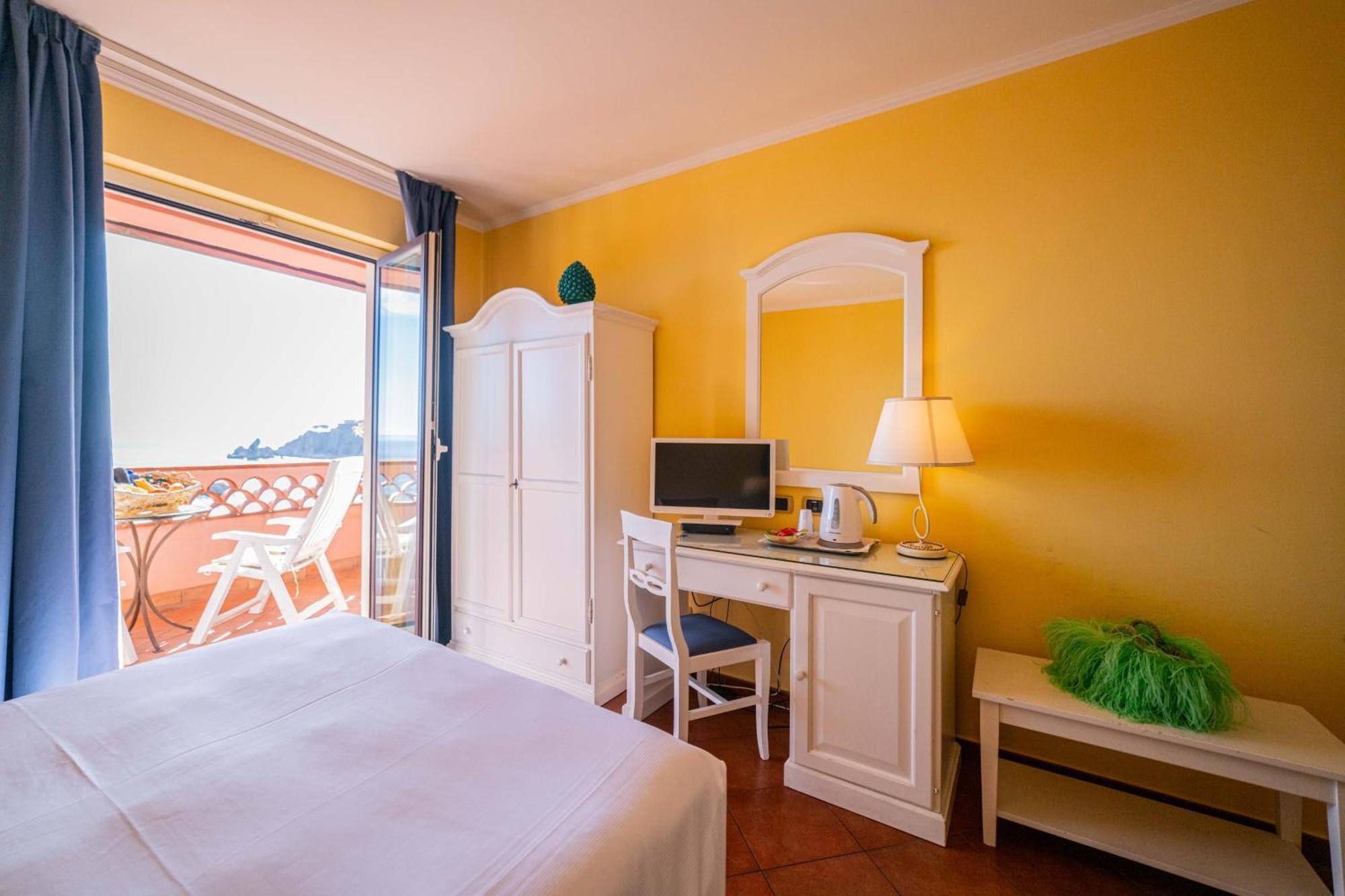 Mendolia Beach Hotel Taormina Dış mekan fotoğraf