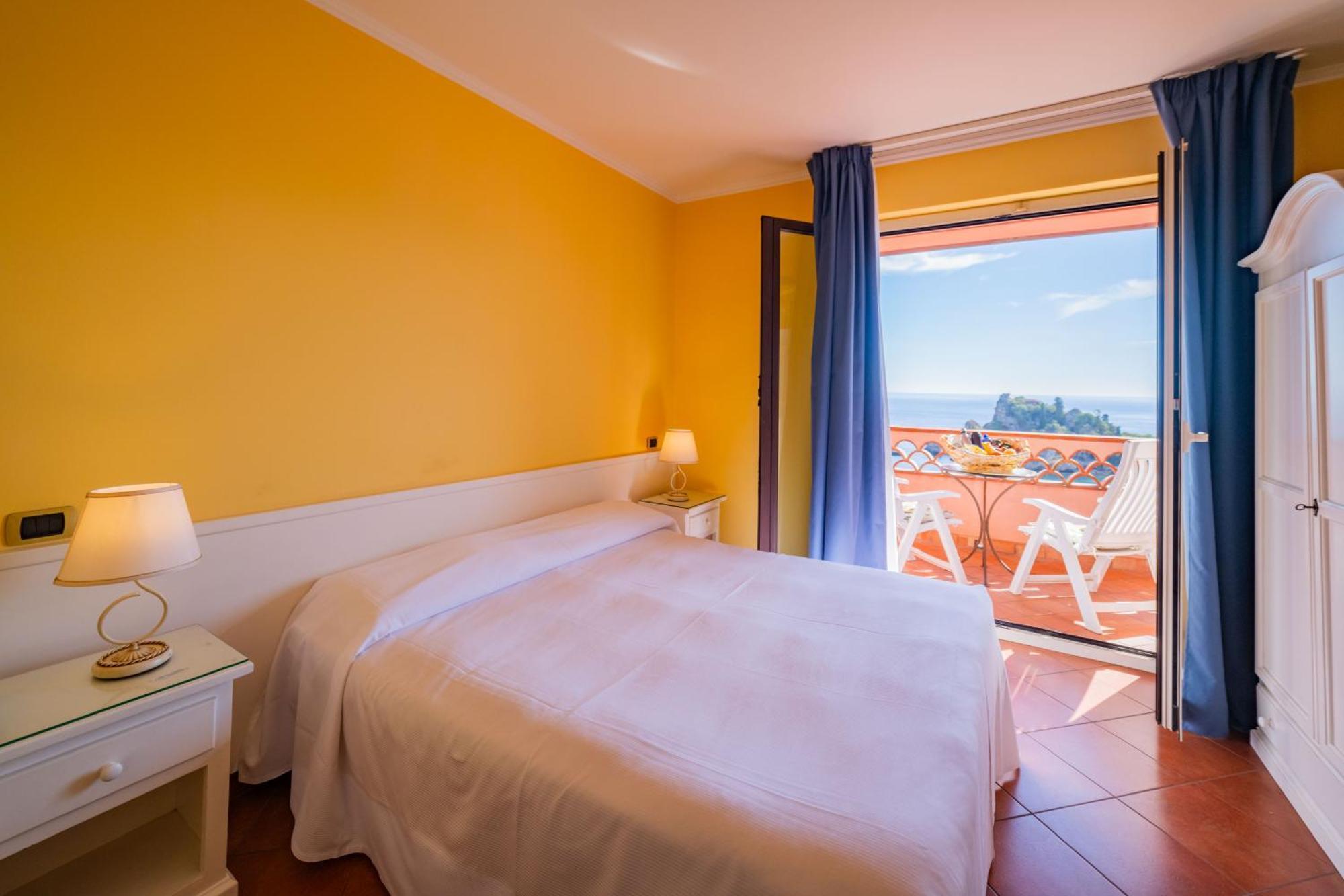 Mendolia Beach Hotel Taormina Dış mekan fotoğraf