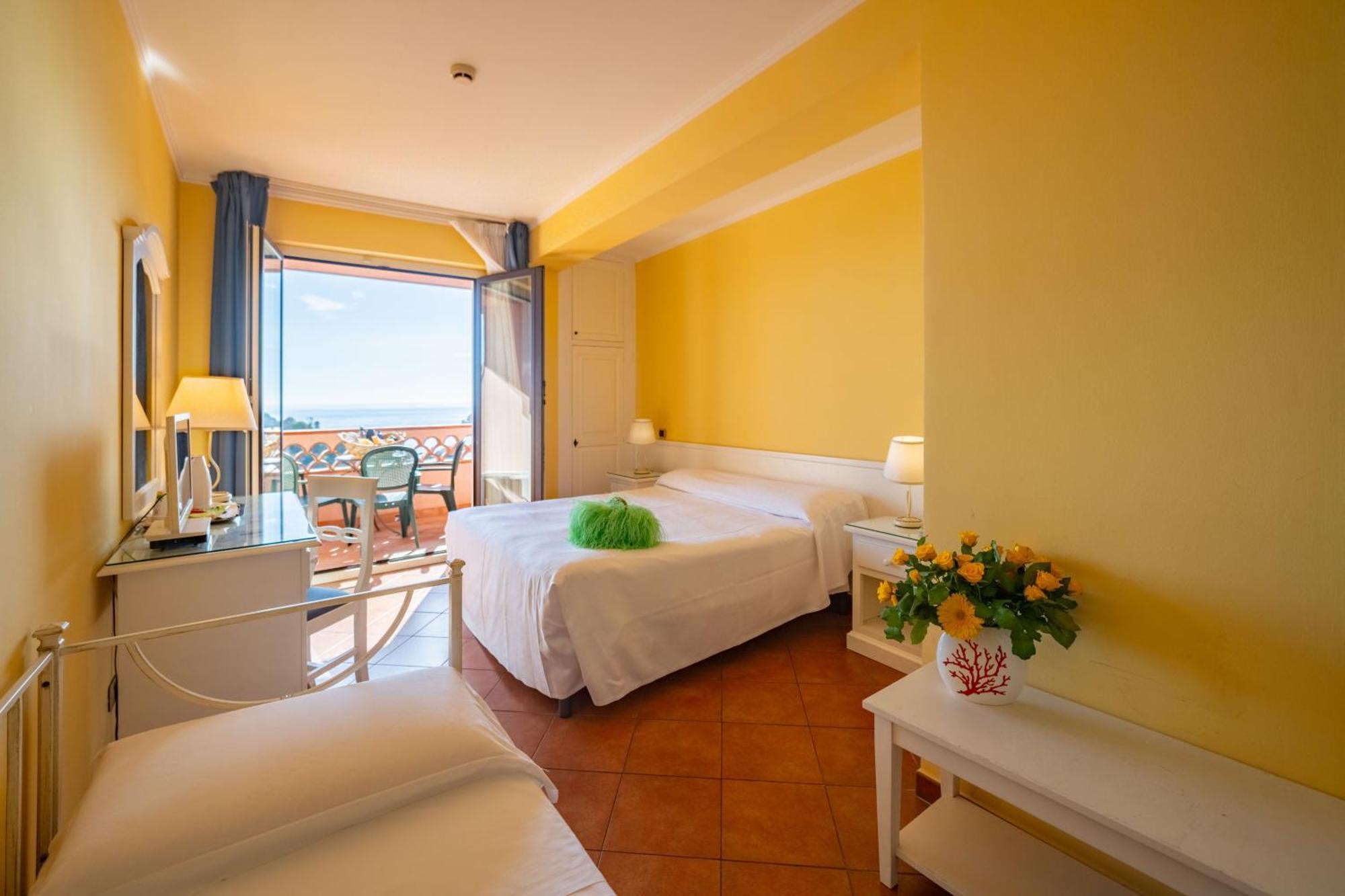 Mendolia Beach Hotel Taormina Dış mekan fotoğraf