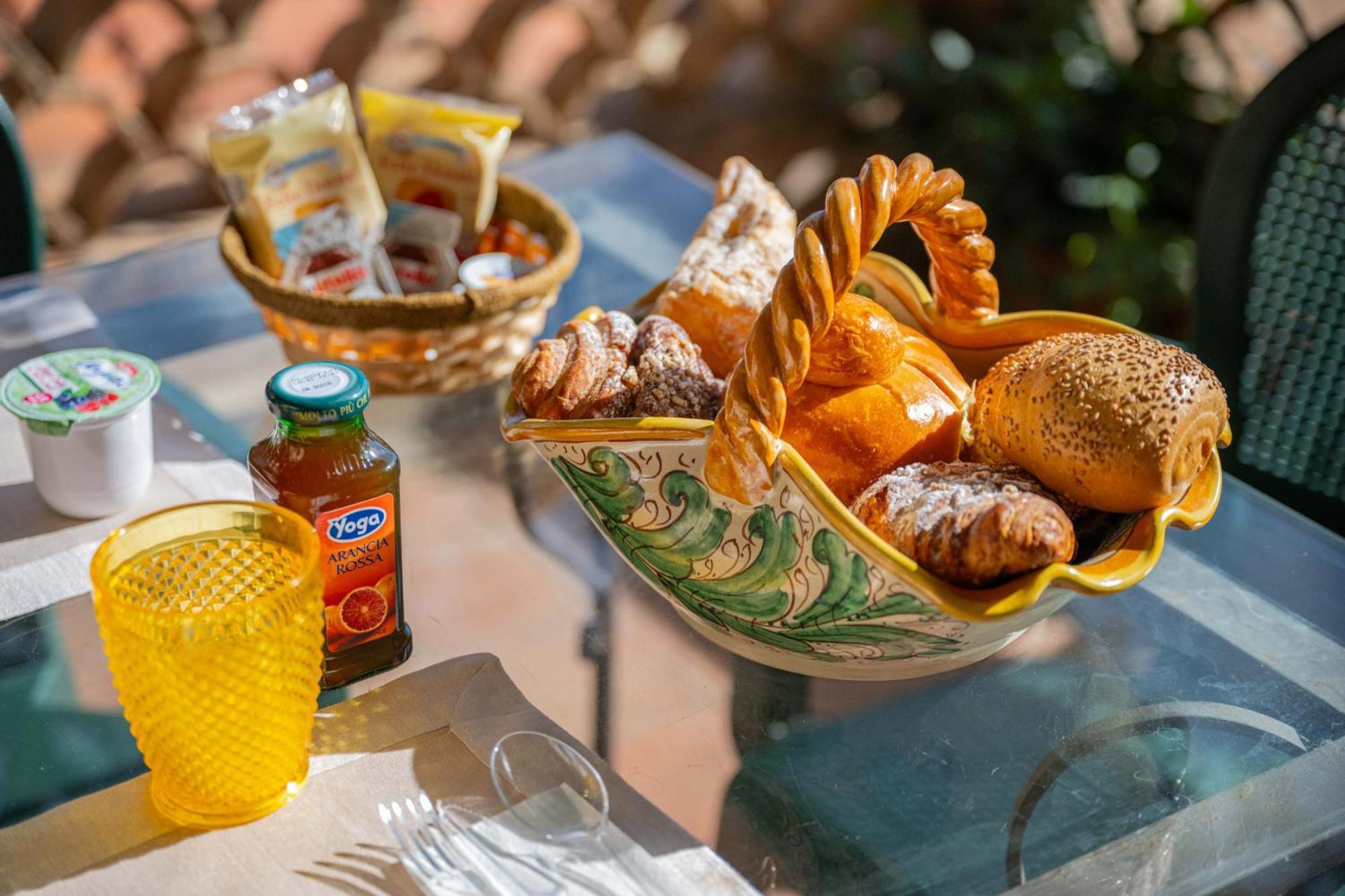 Mendolia Beach Hotel Taormina Dış mekan fotoğraf