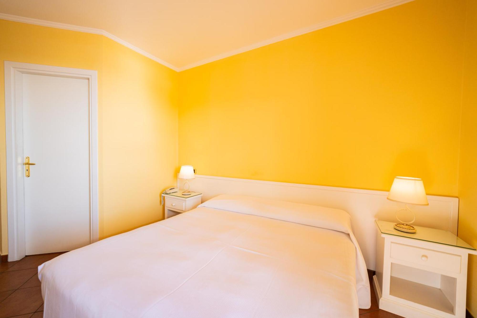 Mendolia Beach Hotel Taormina Oda fotoğraf