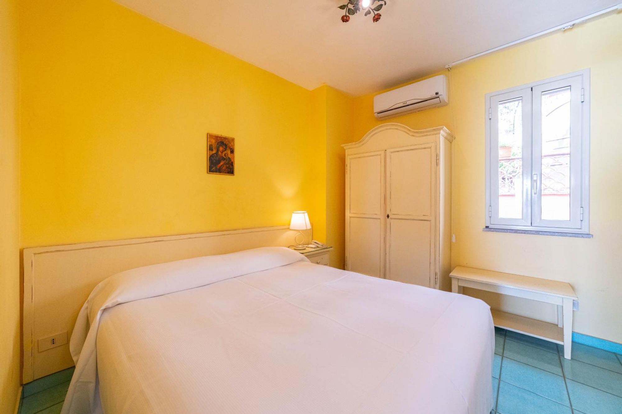 Mendolia Beach Hotel Taormina Oda fotoğraf